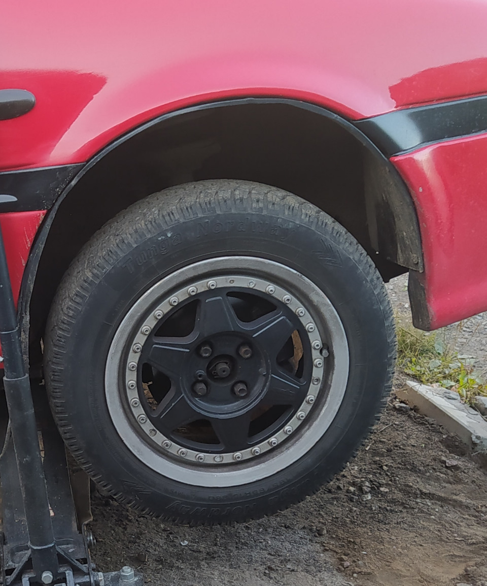 Ищу заглушки на диски. — Nissan 100 NX, 1,6 л, 1993 года | колёсные ...