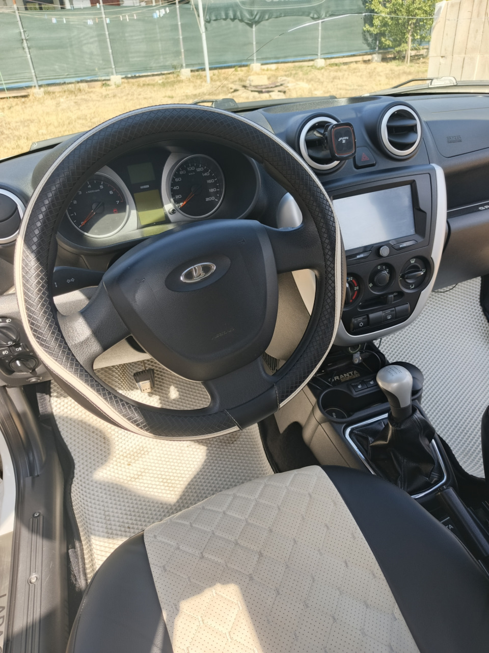 Фото в бортжурнале Lada Гранта Лифтбек (1G)