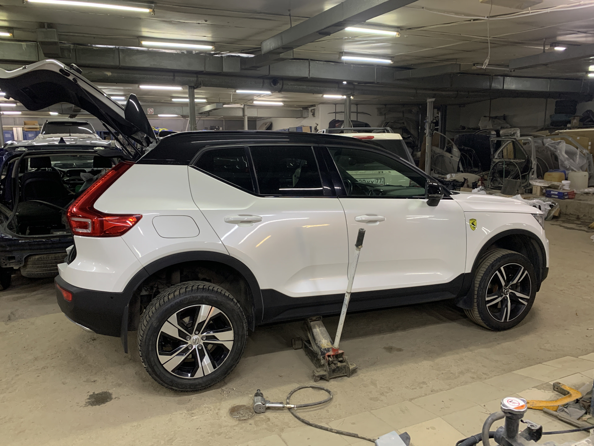 К зиме готов (переобувка, ковры, химчистка) — Volvo XC40, 2 л, 2019 ...