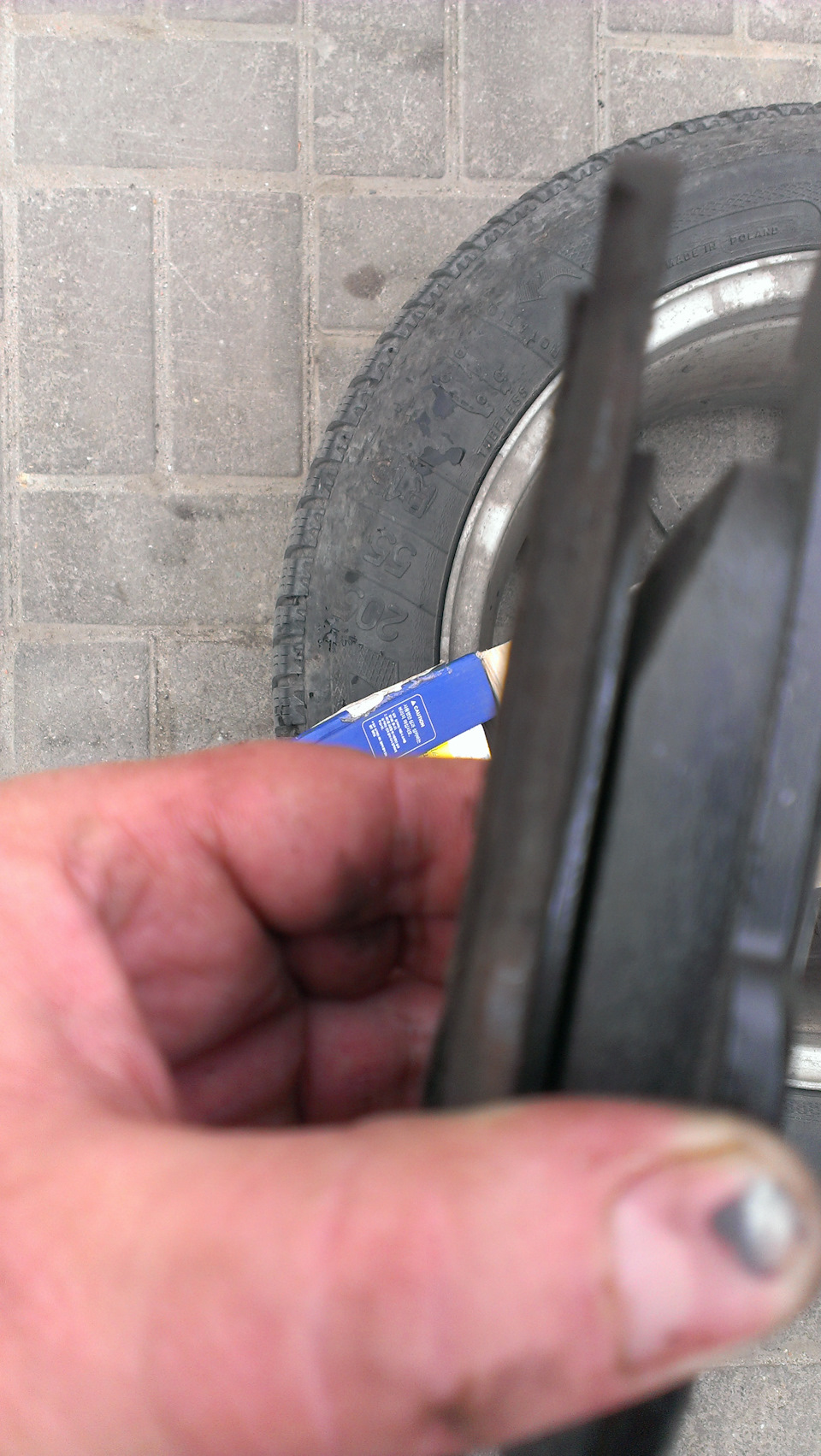 Замена передних тормозных колодок — Renault Megane III, 1,5 л, 2009 ...