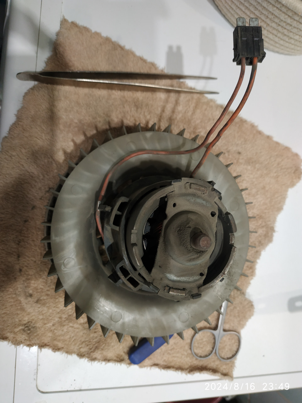 За 50 000 км не очень он и грязный. — Volkswagen Polo Sedan