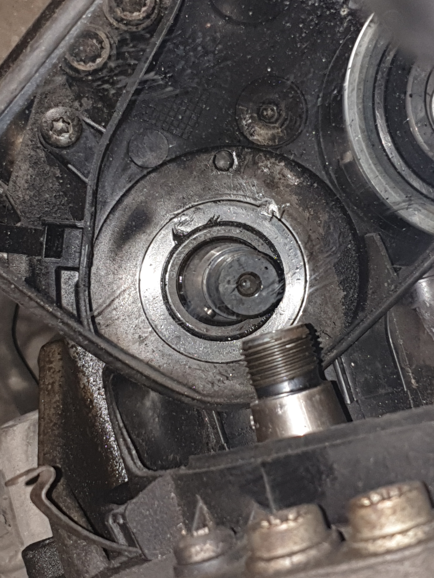 Повторная замена сальника ТНВД — Volkswagen Caravelle (T5), 2 л, 2012 ...