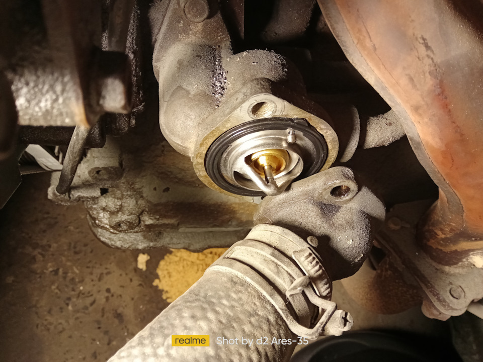 Замена (выдергивание) термостата. Мазда 626 — Mazda 626 V (GF), 1,8 л ...