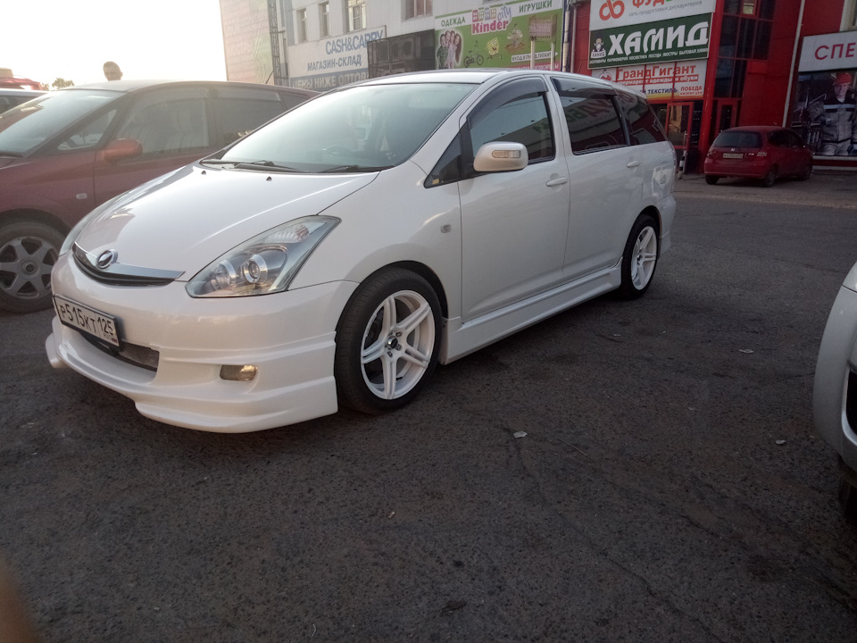 Work wish. Toyota Wish 2000. Тойота Виш 1 поколение. Тойота Виш е10. Тойота Виш 10 года.