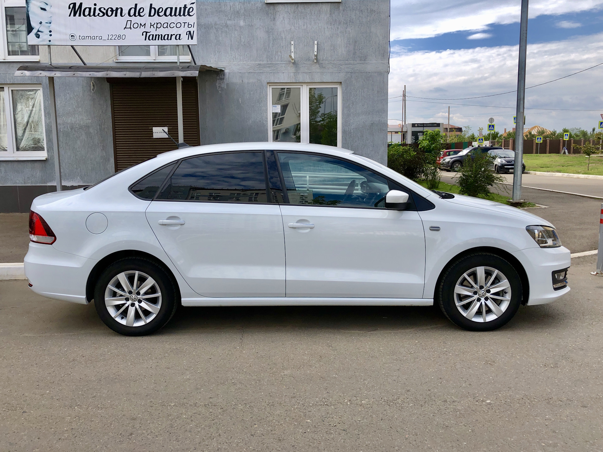 Volkswagen Polo sedan connect