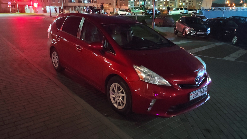 Toyota Prius V Красотка