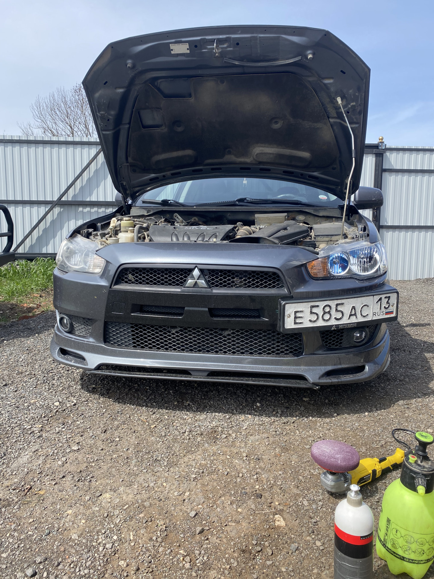 Полировка фар и разбитая маска фары — Mitsubishi Lancer X, 2 л, 2008 года | своими  руками | DRIVE2