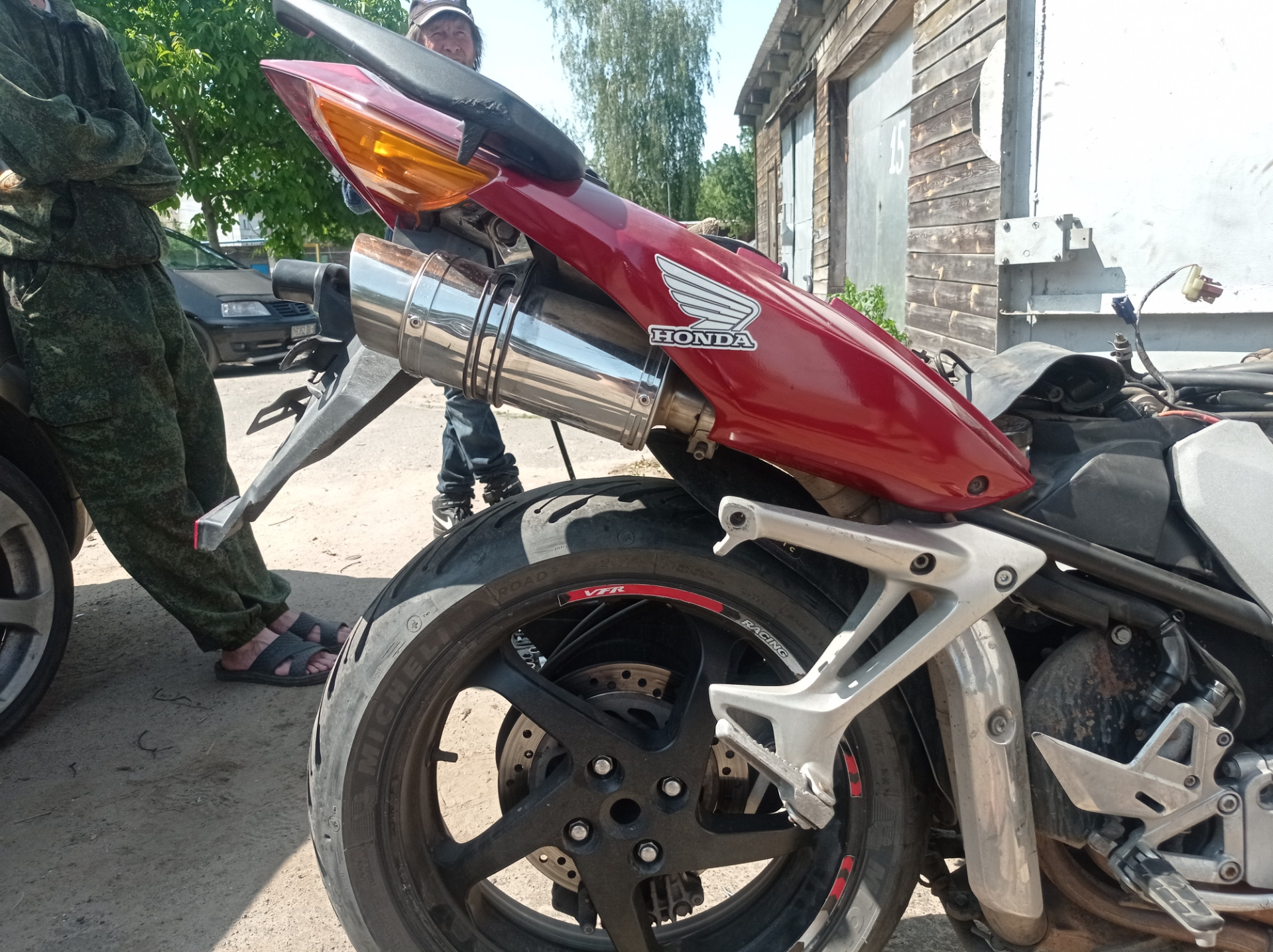 Варианты оклейки мотоцикла Honda VFR 800 пленкой