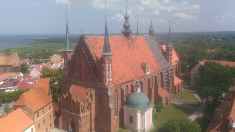 Вид на кафедральный собор с башни — Toyota Celica (230)