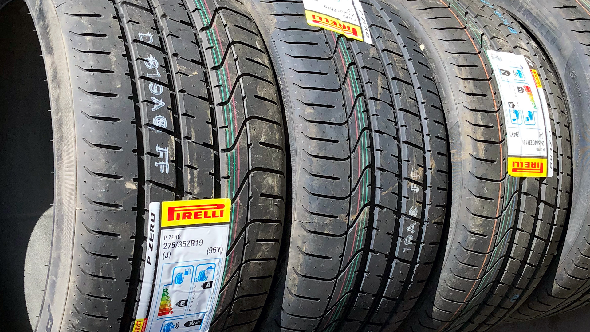 19 94 1. P Zero 275/35 r19 96y. Pirelli r19. Pirelli p Zero ТМ. Pirelli p Zero BMW.