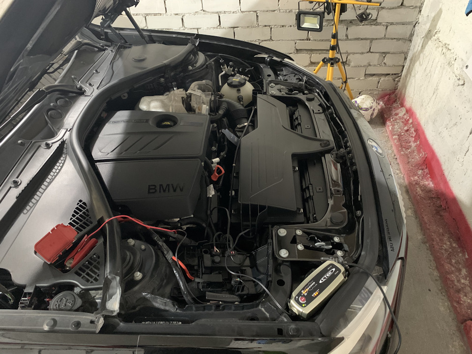 Зарядка AGM Battery — BMW 1 series (F20), 1,8 л, 2012 года плановое ТО DRIVE2