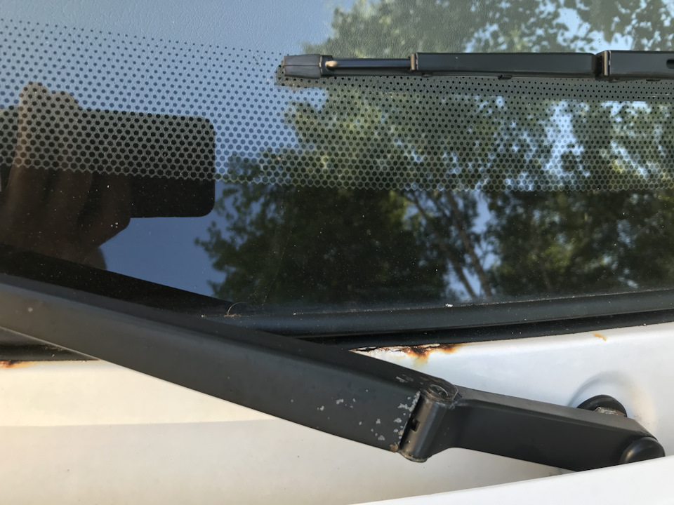 Трапеция стеклоочистителя т4 wv. Трапеция стеклоочистителя vw t4 1993. Дворники т4. Привод заднего дворника фольксваген т5. Трапеция стеклоочистителя т4 фольксваген 2000.