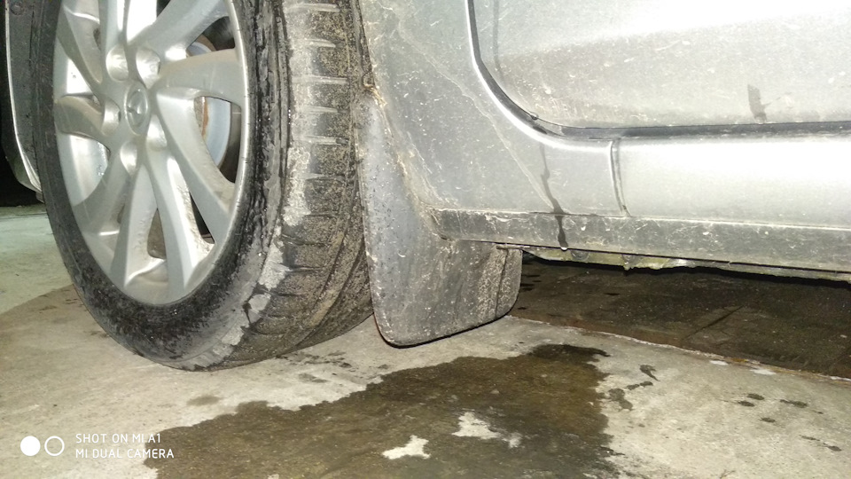 Брызговики + сетка в бампер — Mazda 3 (2G) BL, 2 л, 2011 года | своими ...