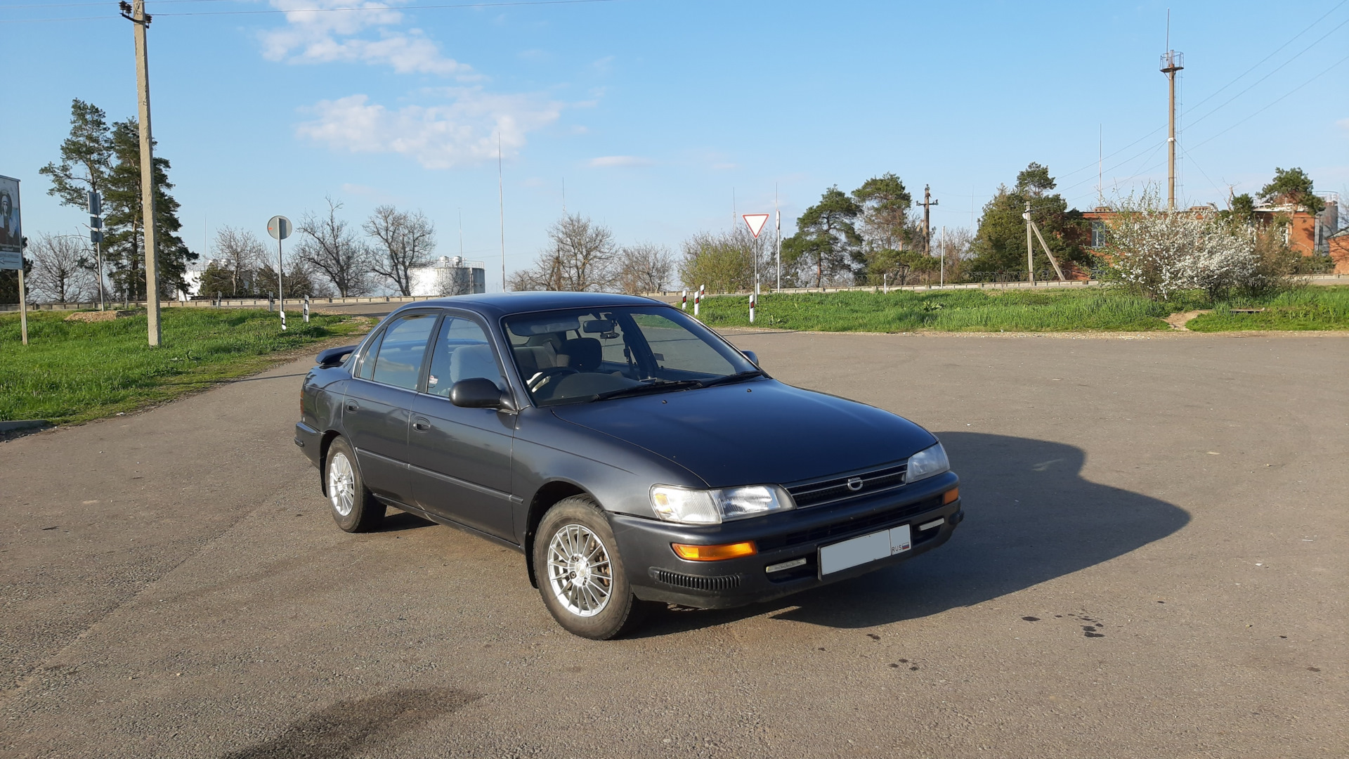 Toyota Corolla (100) 1.5 бензиновый 1992 | тёмно-серо-синяя на DRIVE2