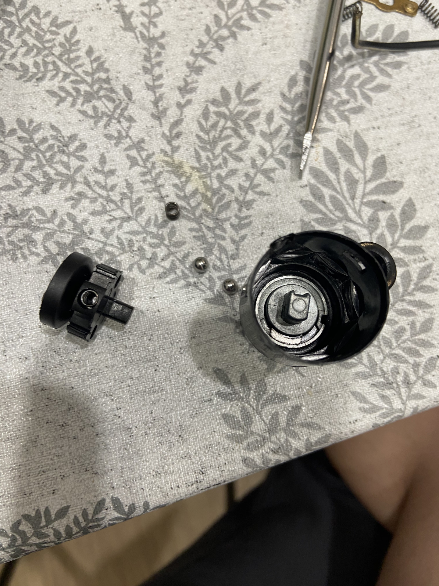 Товарищи, это гениально! Или как собрать замок зажигания мопеда альфа ...