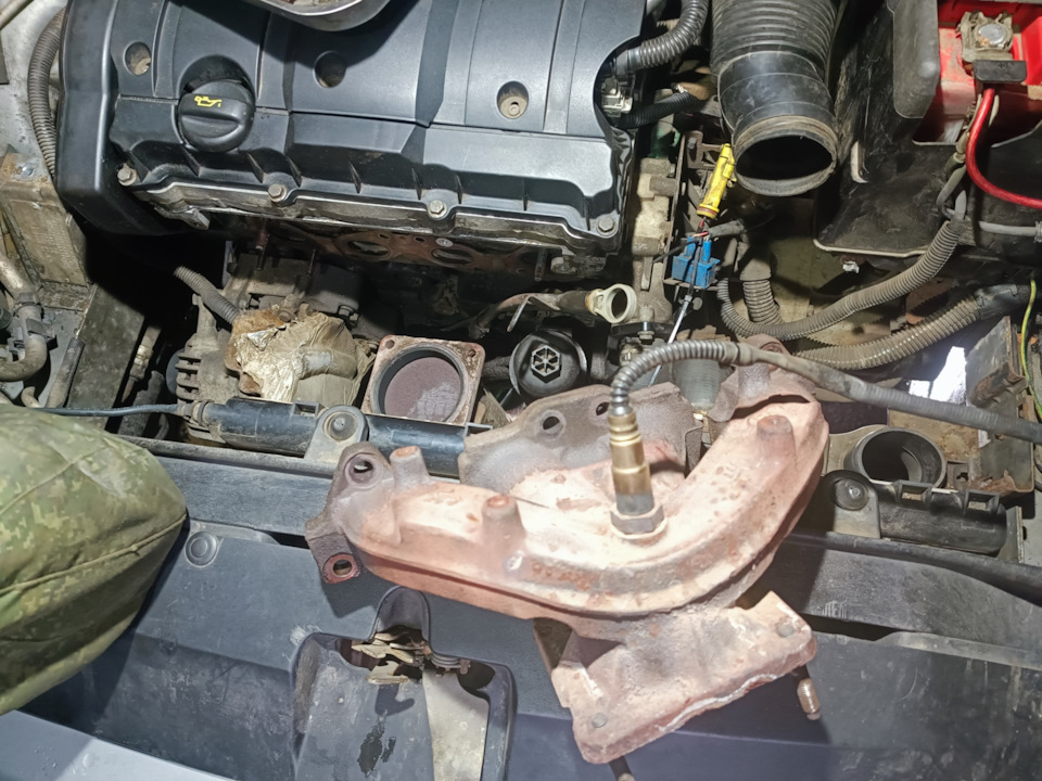 Трещина на выпускном коллекторе — Peugeot 307, 1,6 л, 2003 года ...