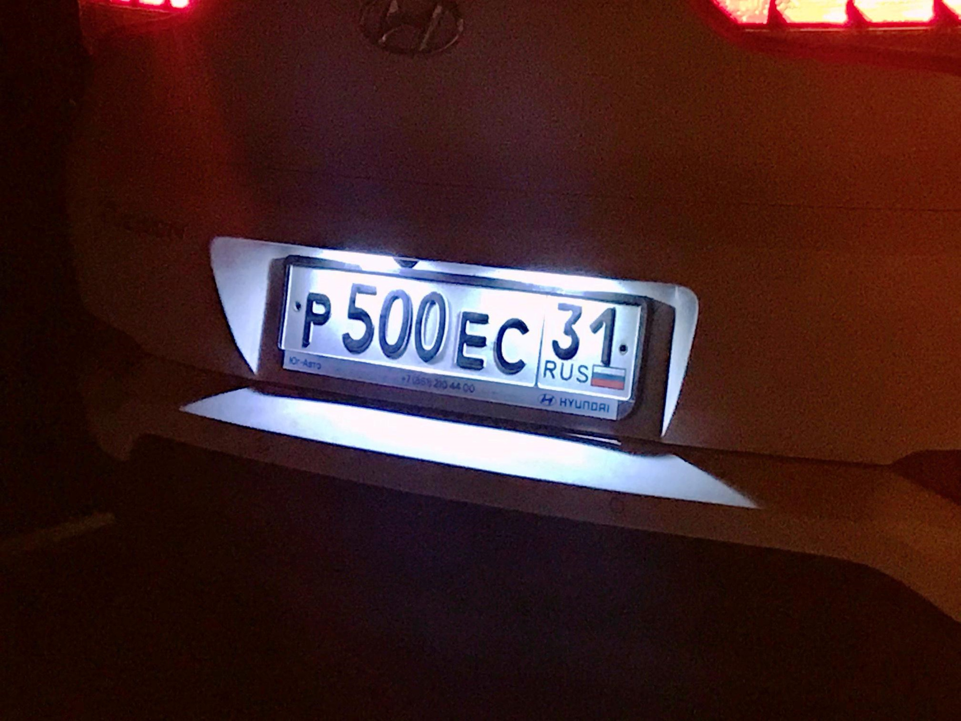 пассат сс как светят задние фонари. подсветка номера задний ход. лампочка подсветки номера тойота прадо 120. лампа заднего хода приора универсал. ситроен задние фонари как светят.