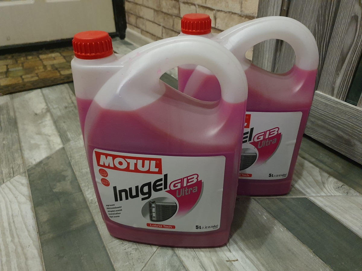 Антифриз это. Антифриз Motul g13. Антифриз для автомобиля. Лучший антифриз для автомобиля. Импортный антифриз для автомобиля.