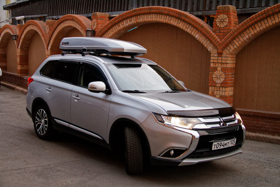 Mitsubishi Outlander матовый