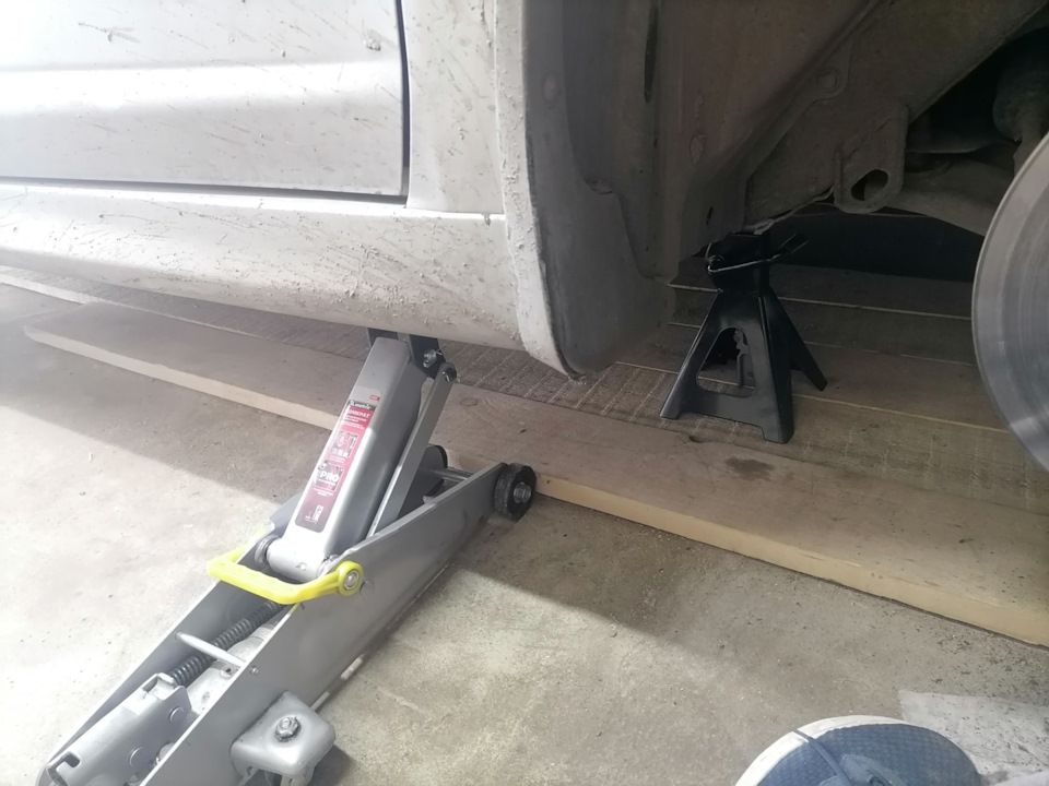 Замена передний правой ступицы MILES DB83007 на Marshall M8137535 ...