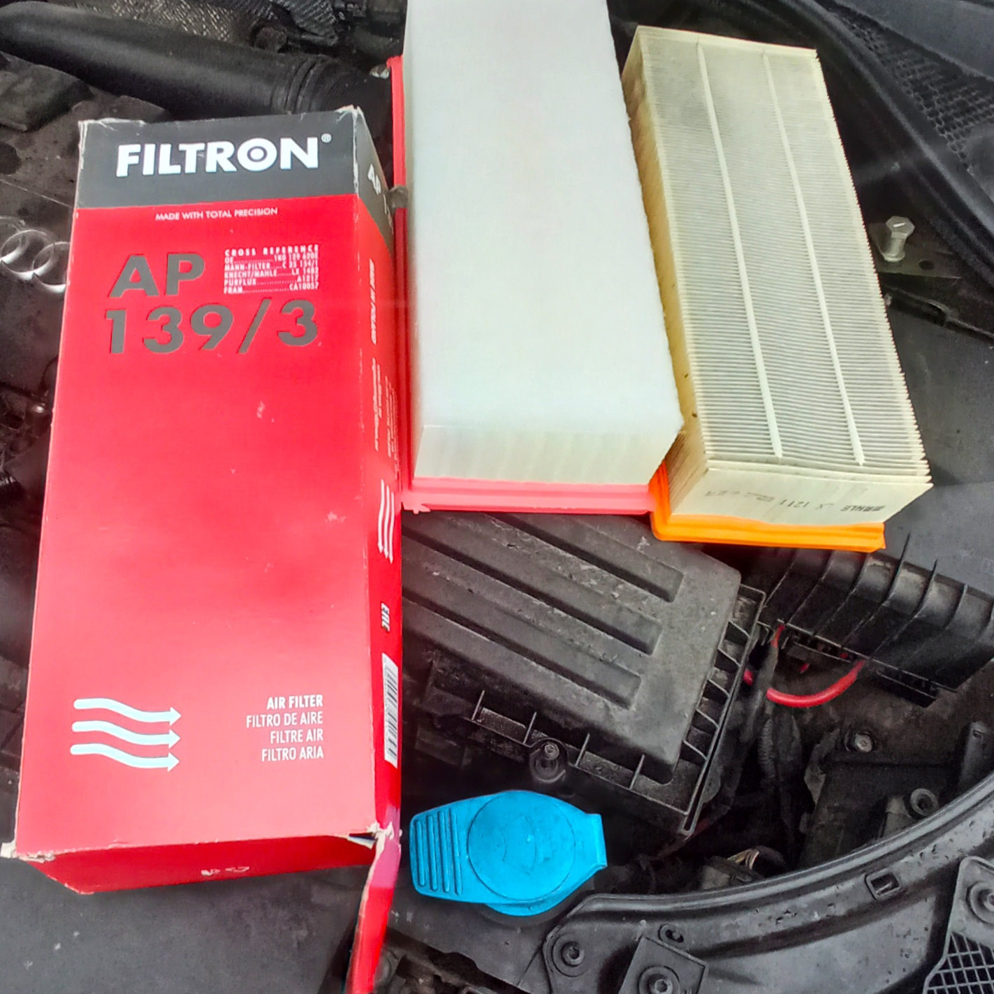 Фильтры (воздушный+салонный) — Audi Q3 (1G), 2 л, 2013 года ...