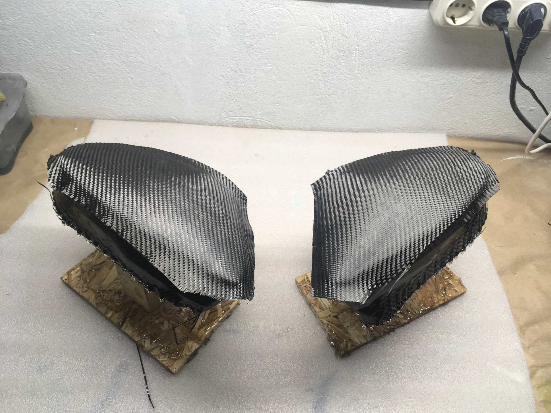 Ламинация карбоном зеркал — Skoda Octavia Combi A7 Mk3, 1,4 л, 2015 ...