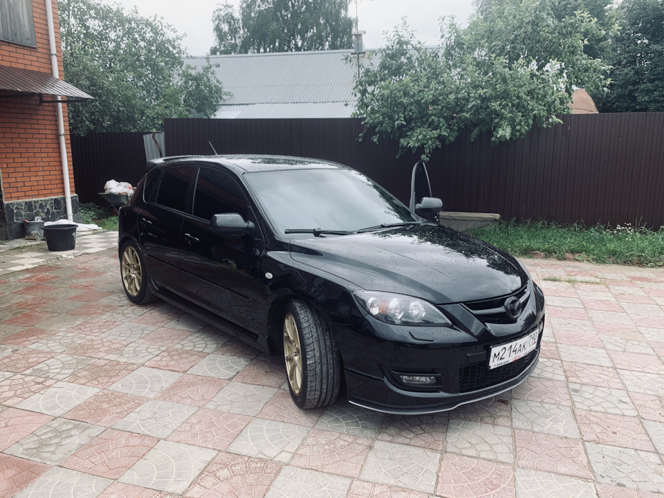 Ящики под передними сиденьями — Skoda Fabia Combi Mk1, 1,4 л, 2003 года ...