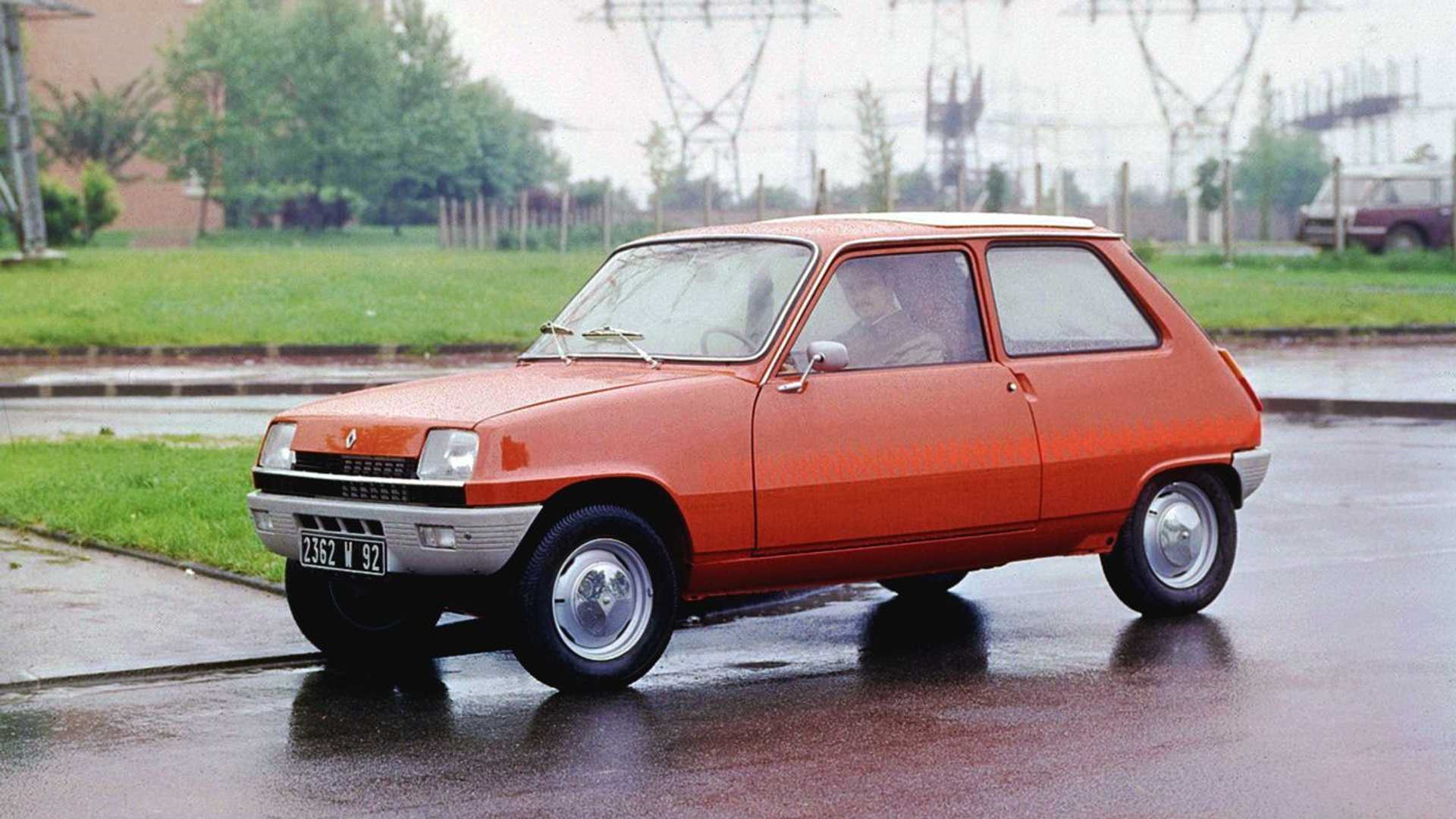 Рено 5 поколение. Renault 5 1973. Renault 5 1972. Renault 5 1990. Renault 5 2024.