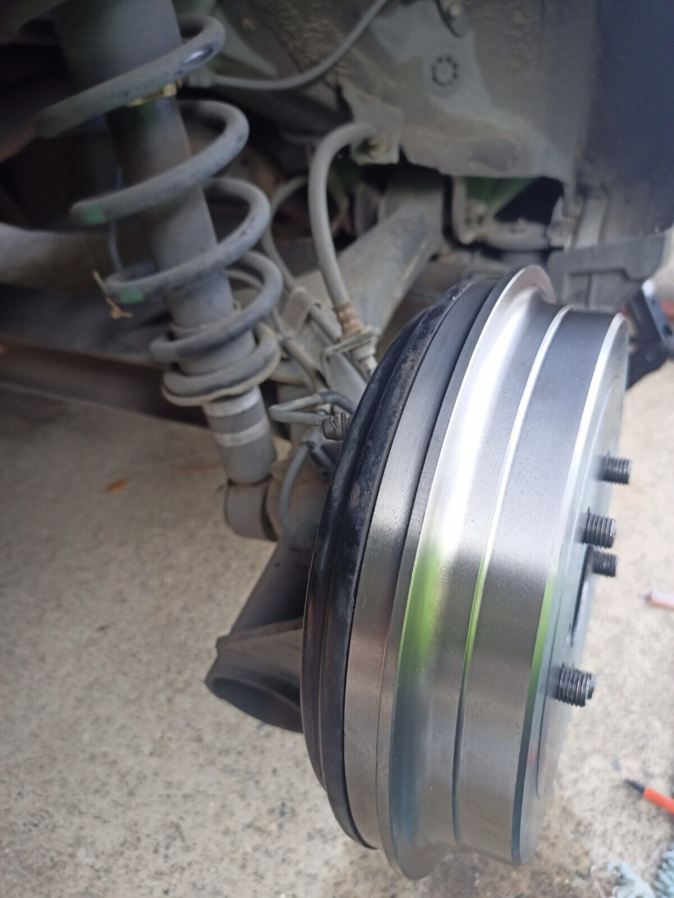 Замена задних тормозов — Toyota Prius (20), 1,5 л, 2005 года | плановое ...