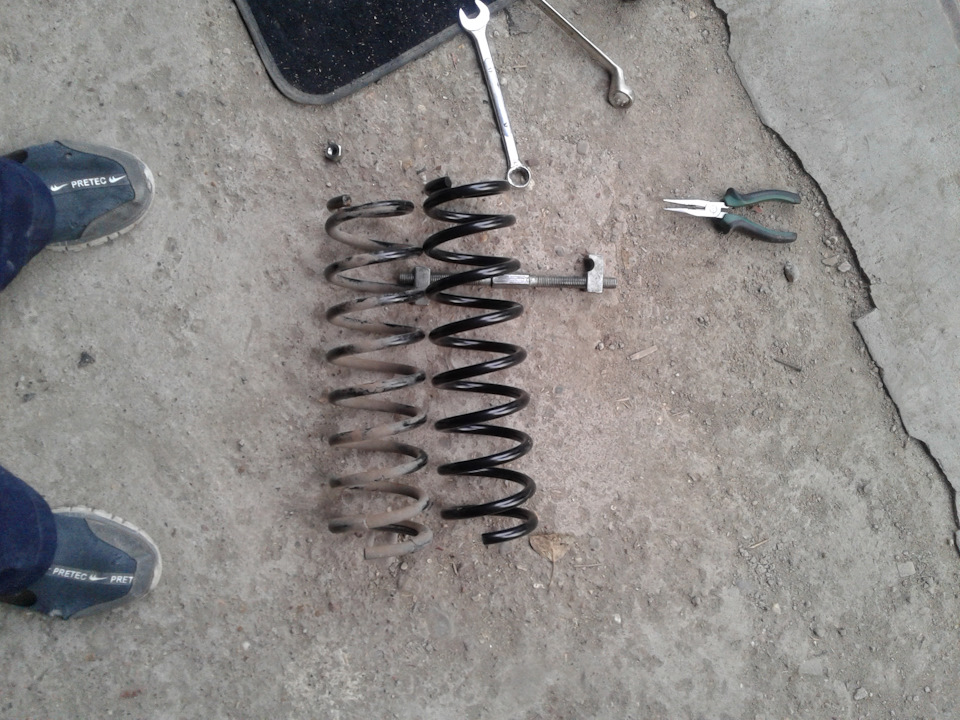 Замены задних просевших пружин на Lesjofors — Mitsubishi Outlander XL ...