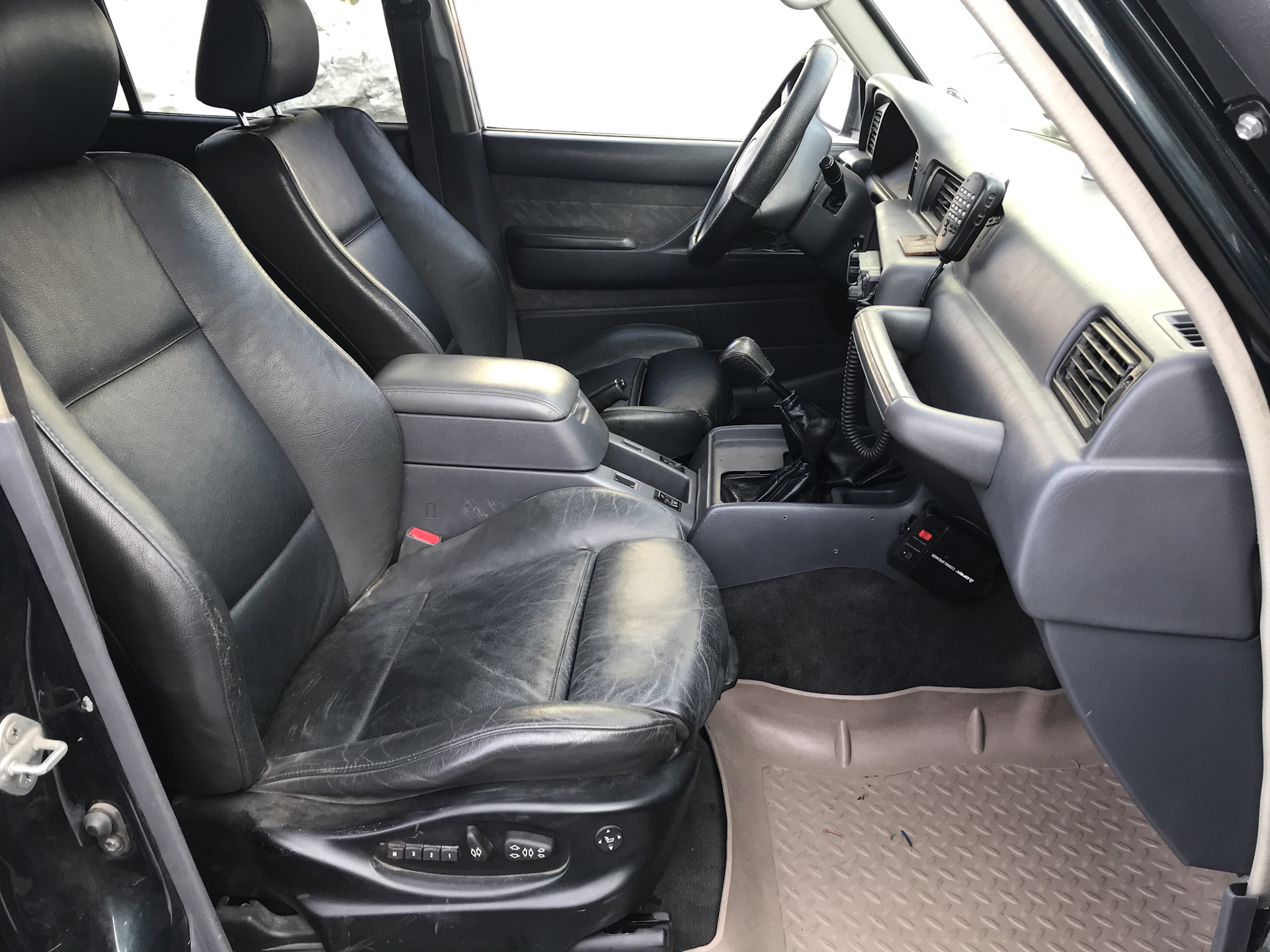 передние сиденья ленд крузер 80. Land cruiser 80 сиденья. сиденья ленд крузер 80. сиденья на ленд крузер 80. Toyota land cruiser 80 кожаный салон.