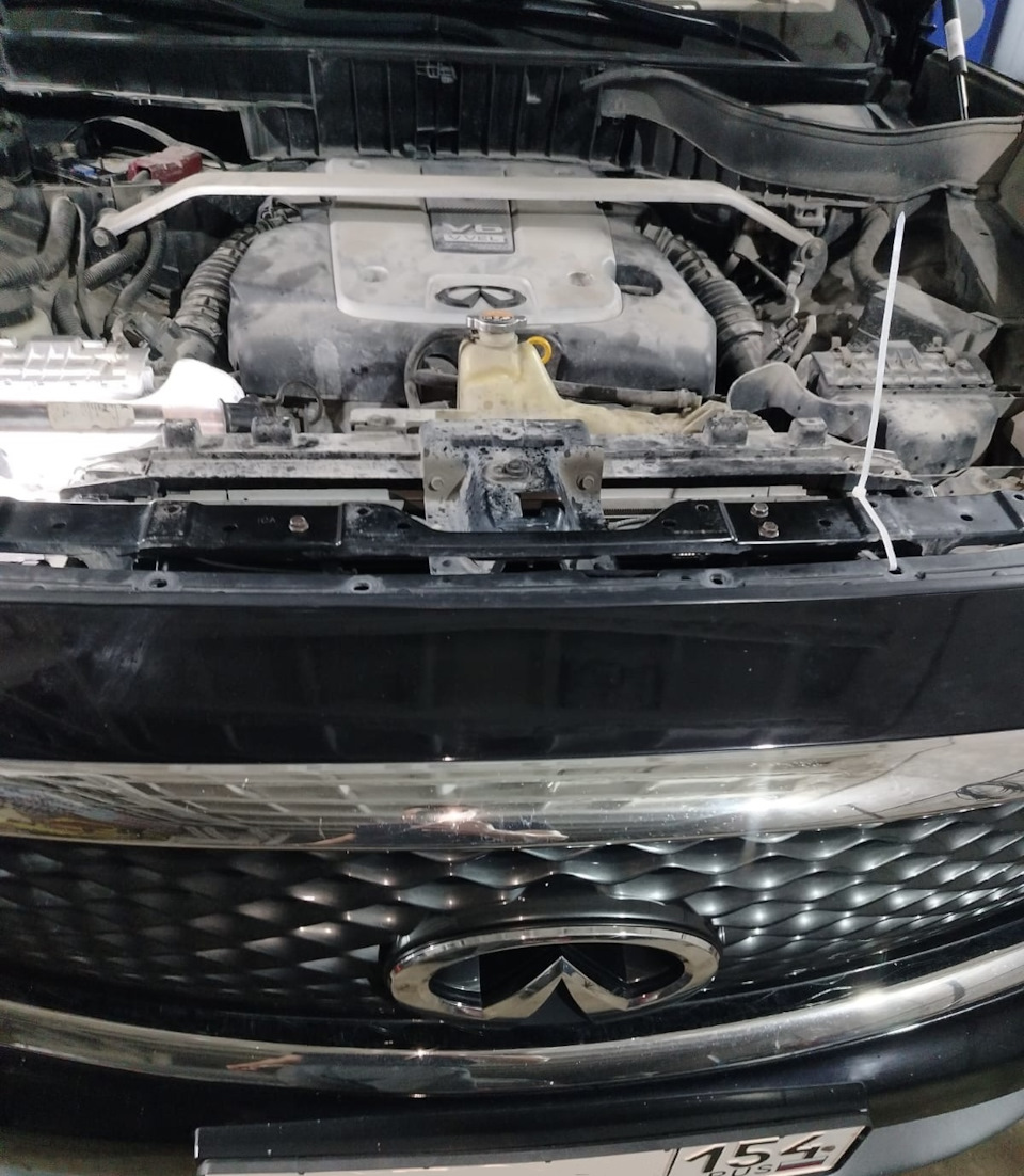 спереди если смотреть то вообще не видно — Infiniti QX70