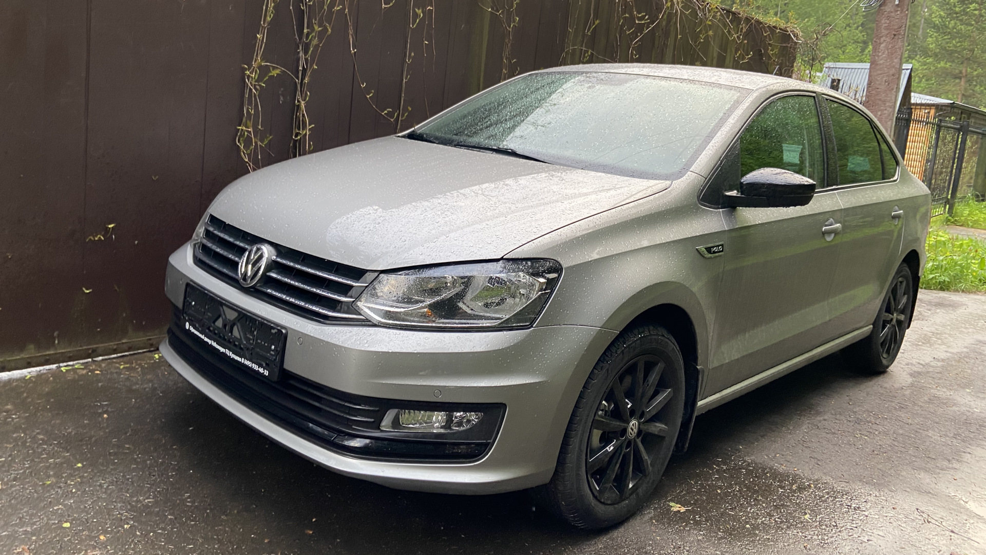 Volkswagen Polo sedan Black Edition