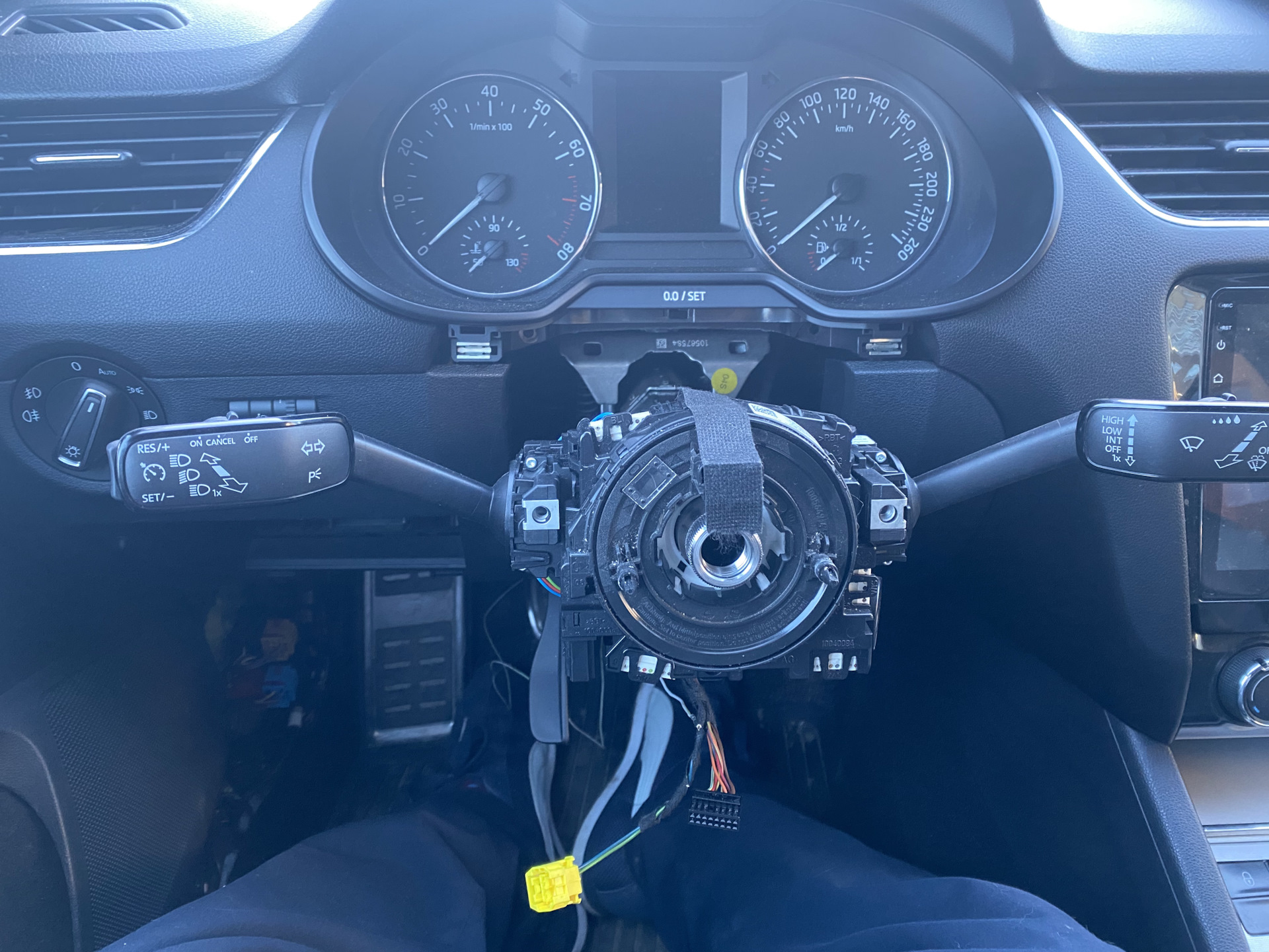 Установка круиз контроля — Skoda Octavia A7 Mk3, 1,4 л, 2013 года ...