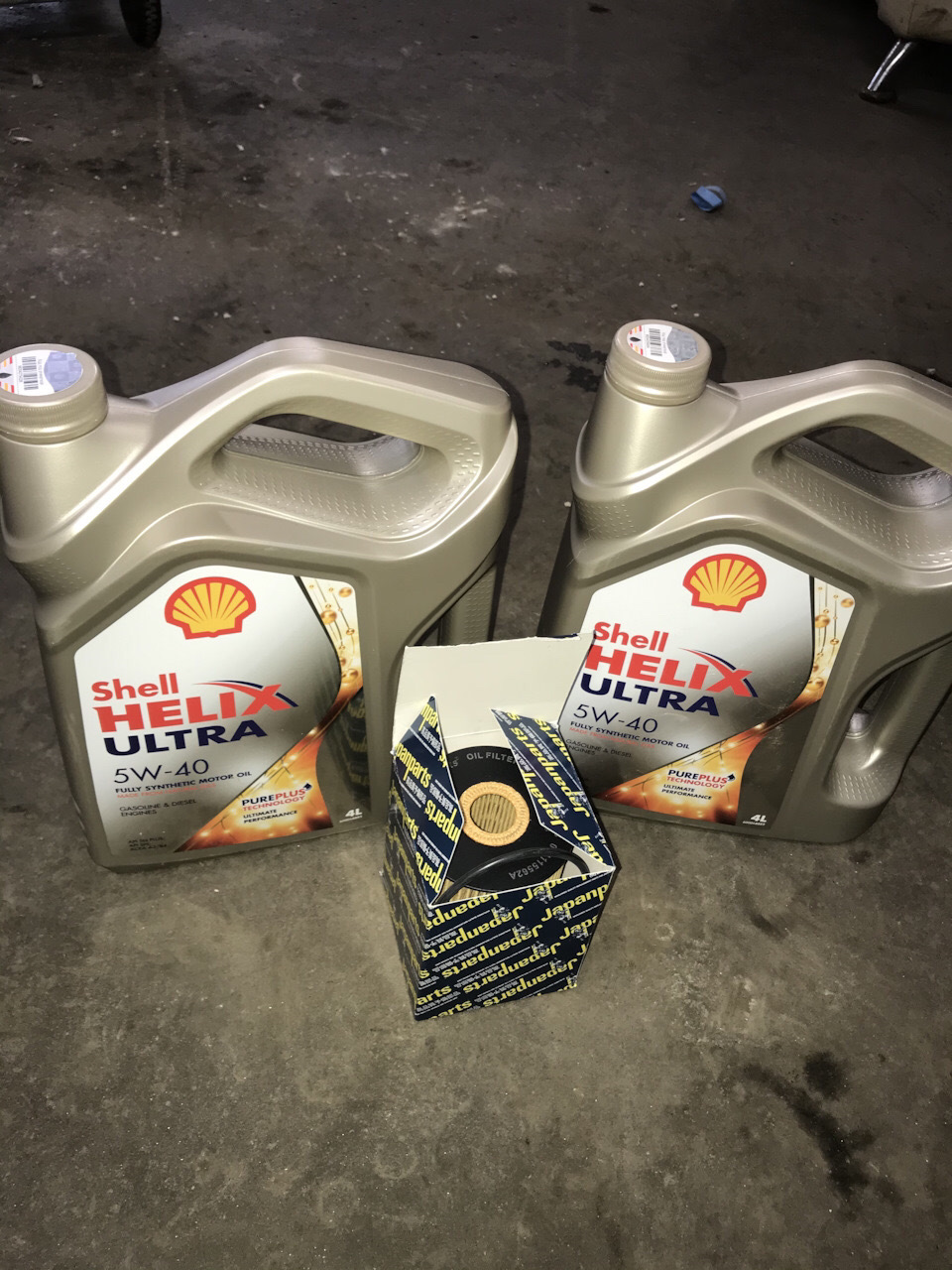 Сколько масла туарег 3.6 бензин. Shell Oil. Замена масла Туарег 3.2. Volkswagen Touareg Shell. Shell Oil реклама 2024.