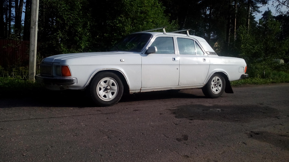 На новой резине 205х70х15. — ГАЗ 3102