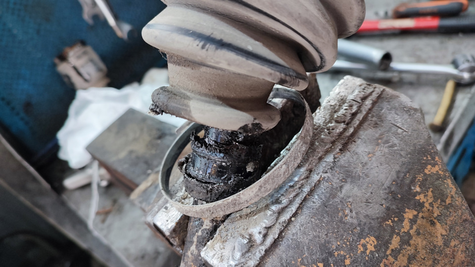 Замена пыльников на ШРУСах — Toyota Corolla (120), 1,6 л., 2006 года ...