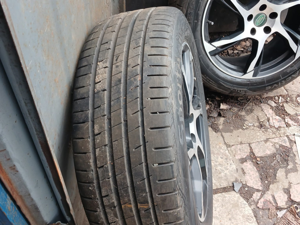 Шины летние GT Radial 235/55 R19, литые диски 8Jx19 ET49 5x108 на Land ...