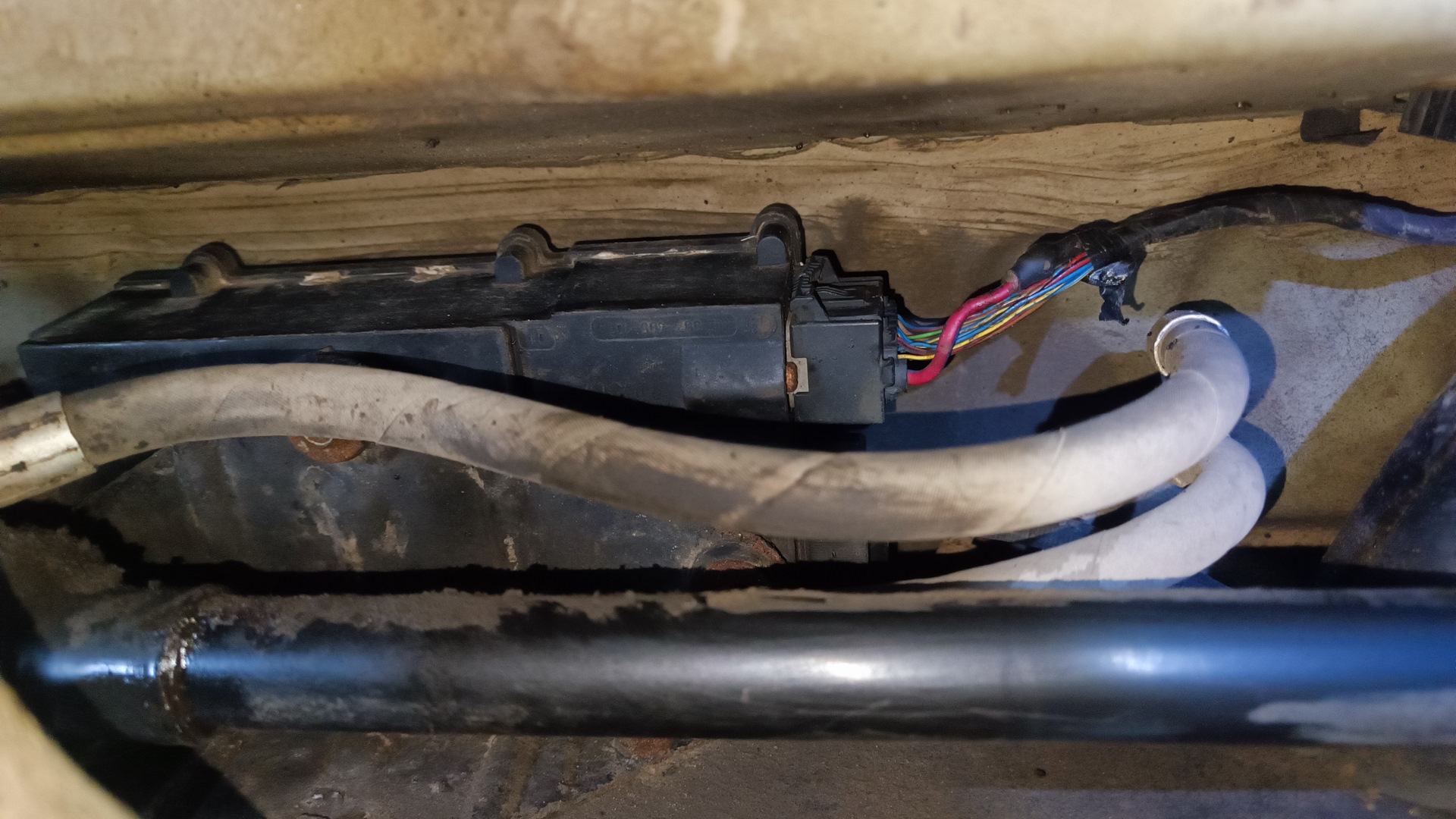 4. Замена блока ручника на новый дубликат. Кнопка с Автохолд. — BMW X5 ...