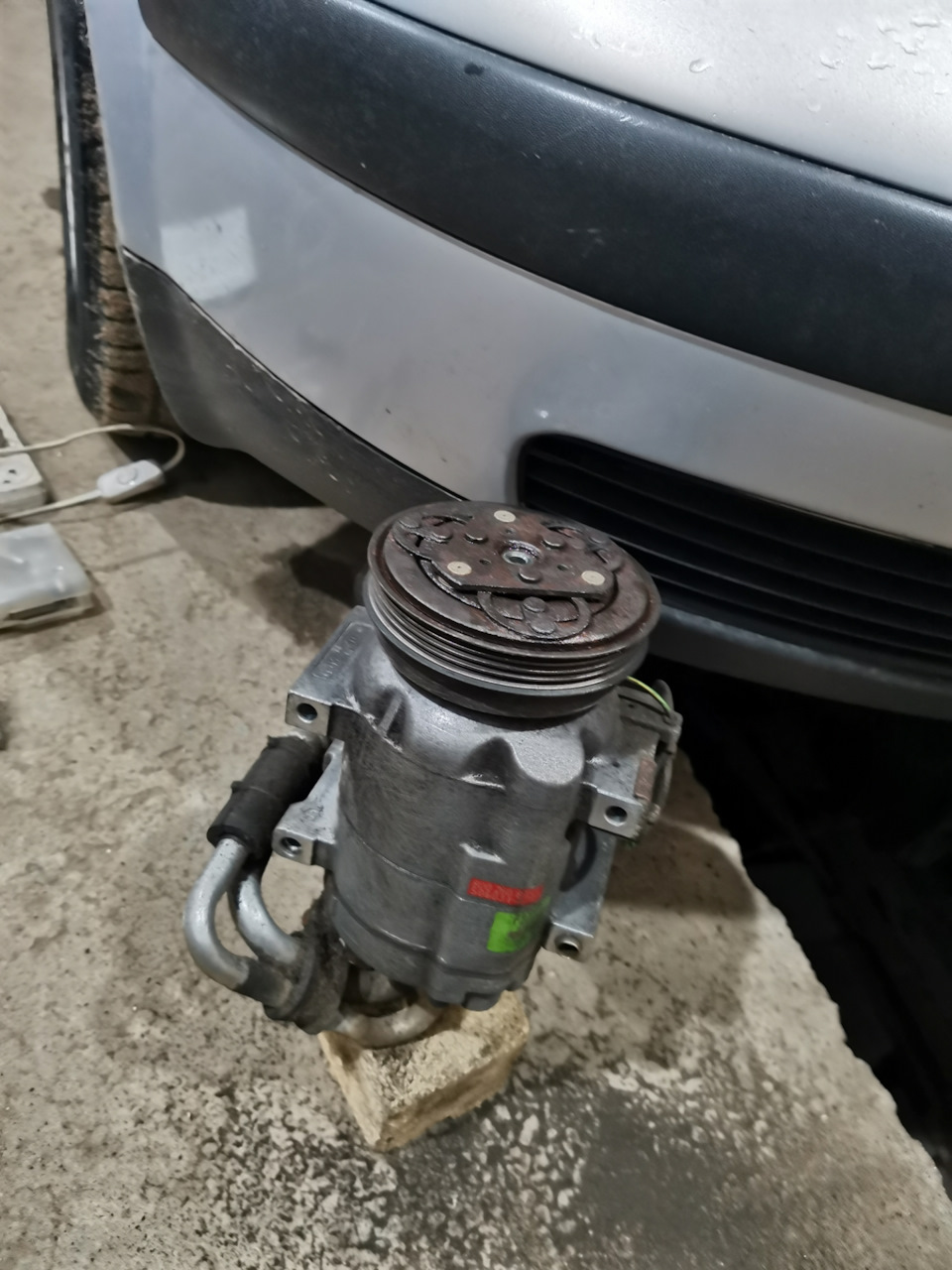 Компрессор на полу как на ладони — Volkswagen Passat B5