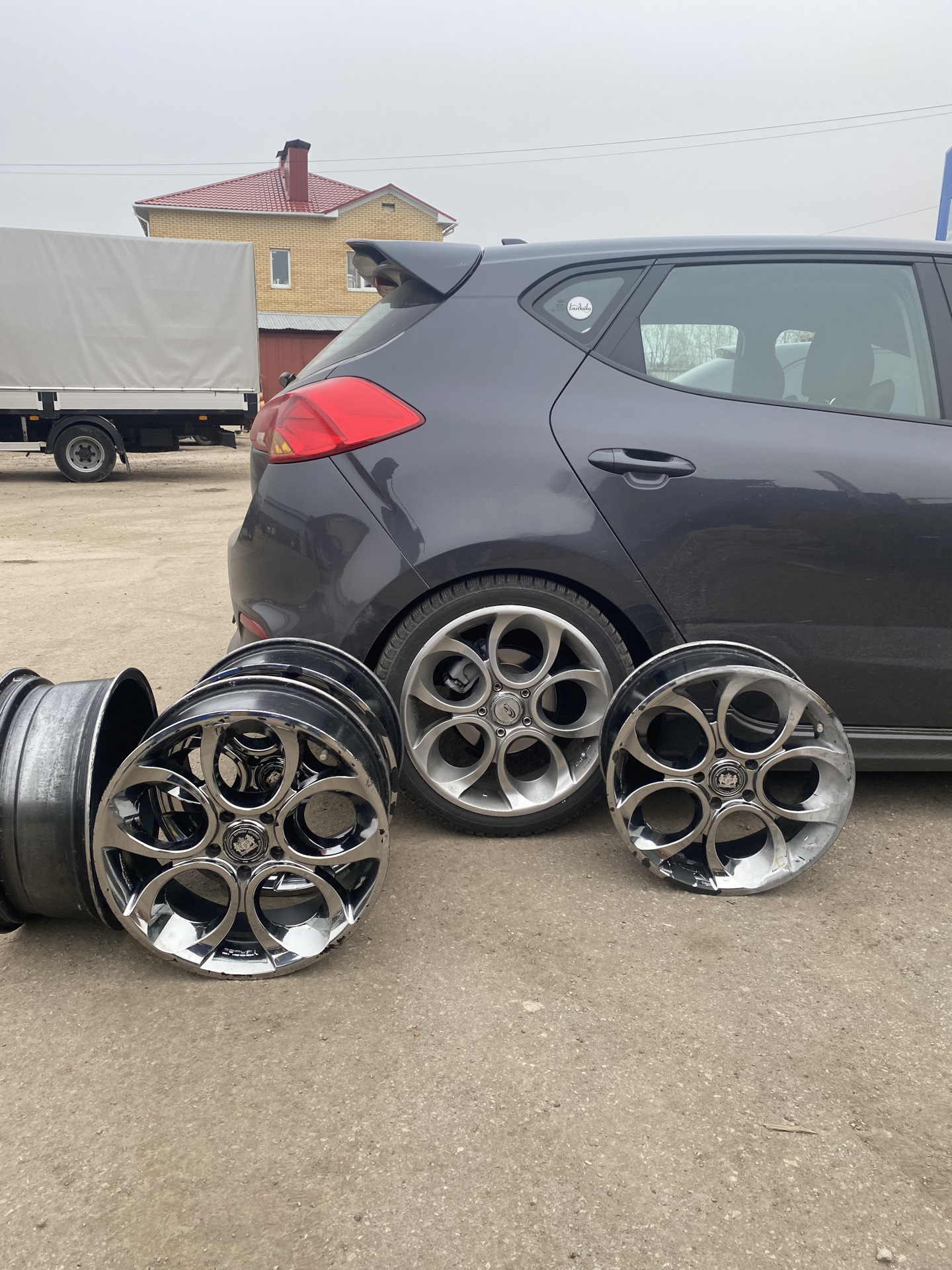 Купил впрок еще одни Rays versus gabbana 🫣 — KIA Ceed (2G