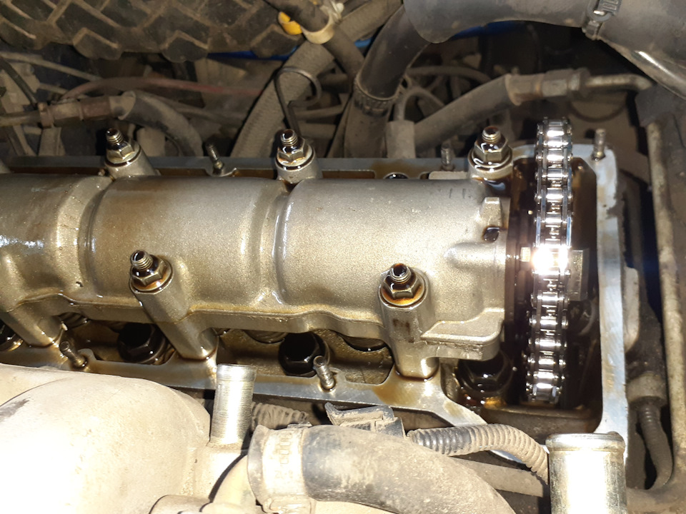 Прокладка клапанной крышки. Датчик положения распредвала. — Lada 2131 ...