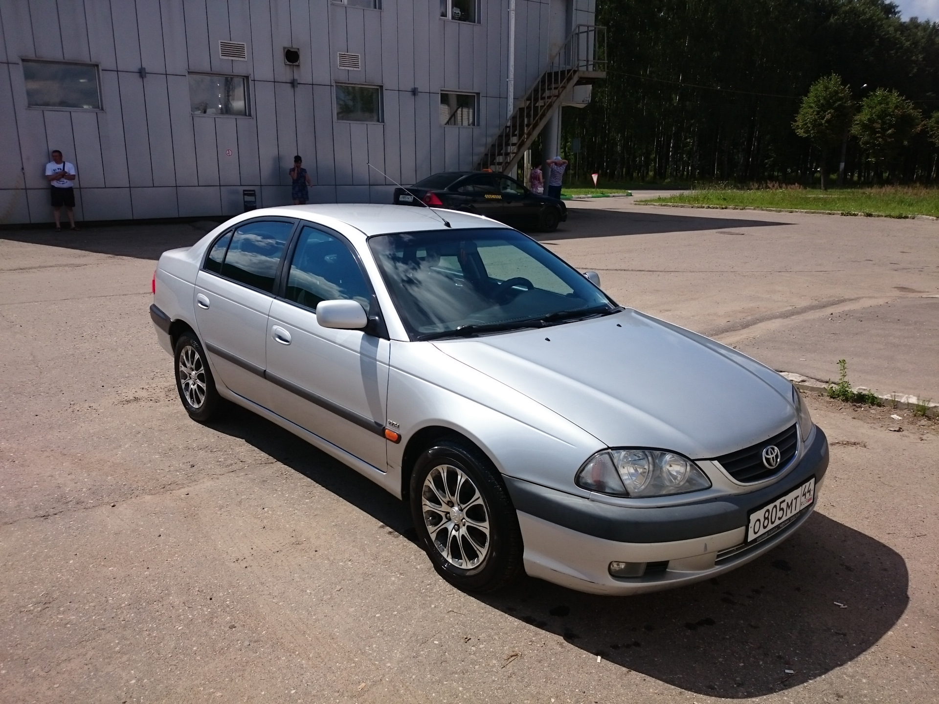 Покупка Toyota Avensis седан 1.8 2002 год выпуска. — Toyota Avensis I, 1,8  л, 2002 года | покупка машины | DRIVE2