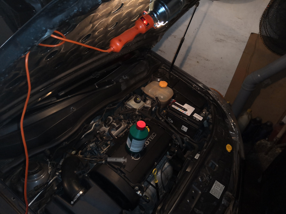 Заменил вернее обновил масло в ЭГУР — Opel Astra H, 1,8 л, 2010 года ...