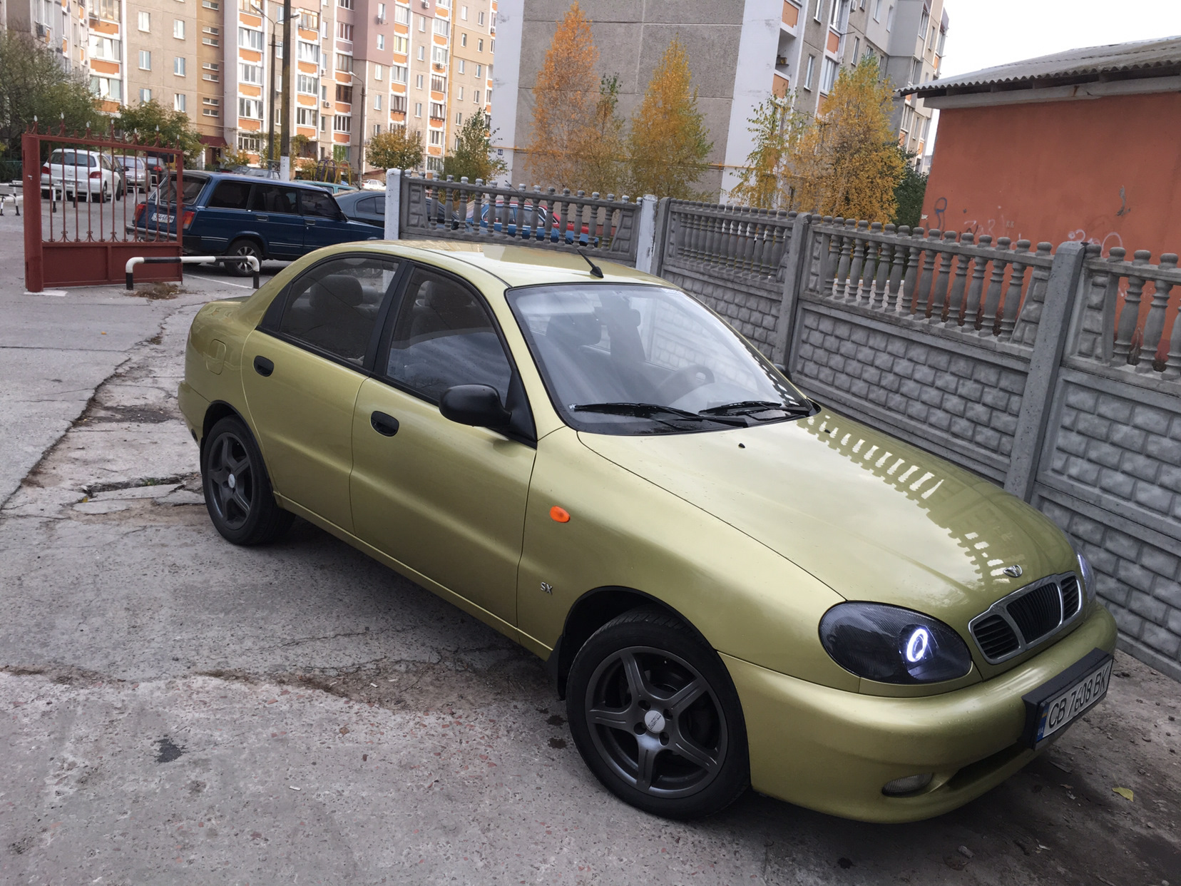 Шевроле ланос плюсы. Daewoo lanos 1.6. Daewoo lanos 2007. Дэу Ланос золотой. Шевроле Ланос золотистый.