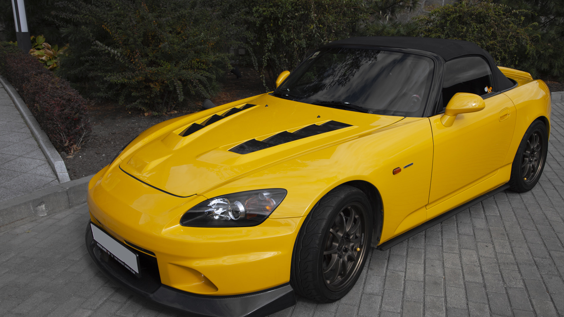 Honda s2000 желтая