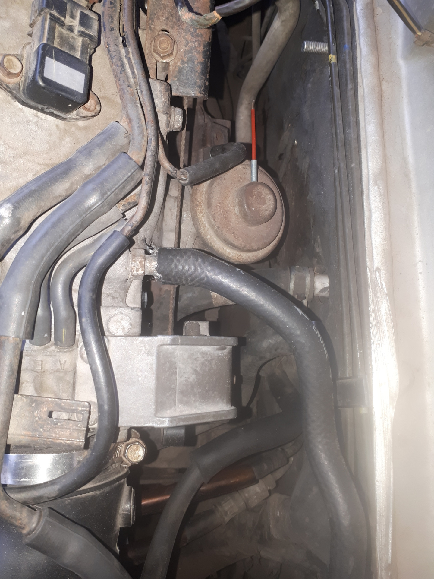 Егр галант 8. 4. Клапан egr на mitsubishi galant 1,8. Клапан егр галант 8 американец 2. Егр галант 8.