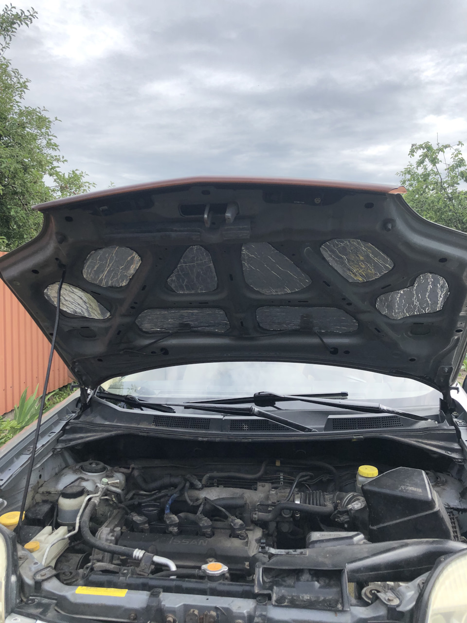 Виброизоляция капота — Nissan X-Trail I (t30), 2 л, 2003 года | своими ...