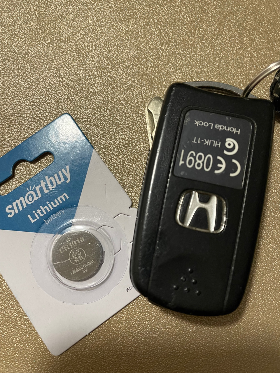 Замена батарейки CR1616 в Ключе — Honda Accord (8G), 2,4 л, 2008 года ...