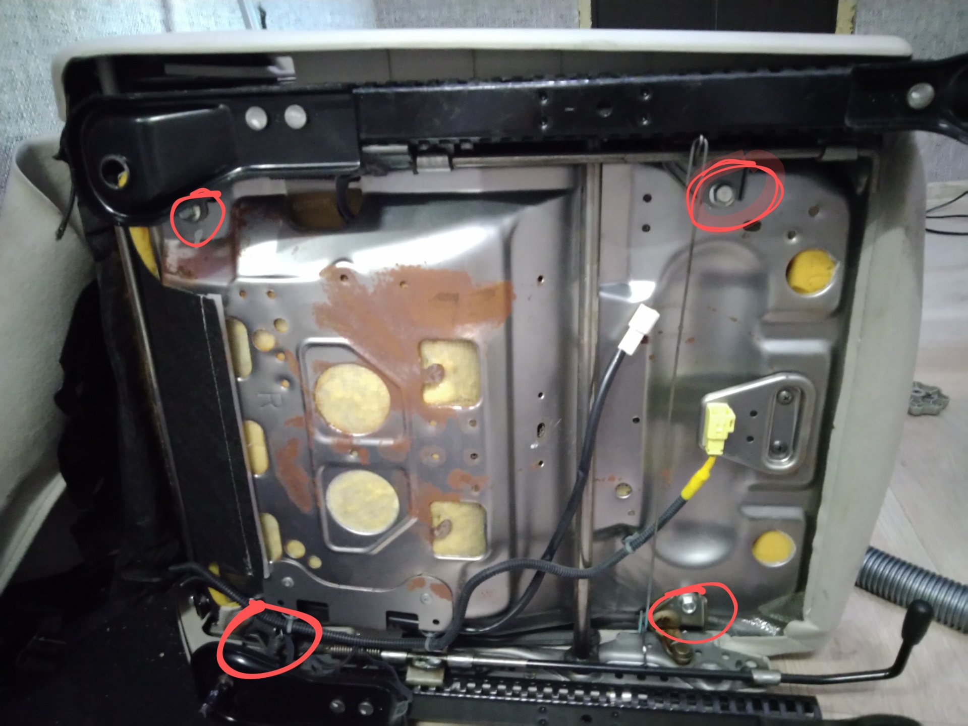 Снятие обшивки сидений Nissan leaf — Nissan Leaf (1G), 2011 года ...